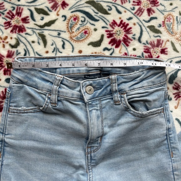 AE Distressed Hi Rise Jeggings - Picture 4 of 11